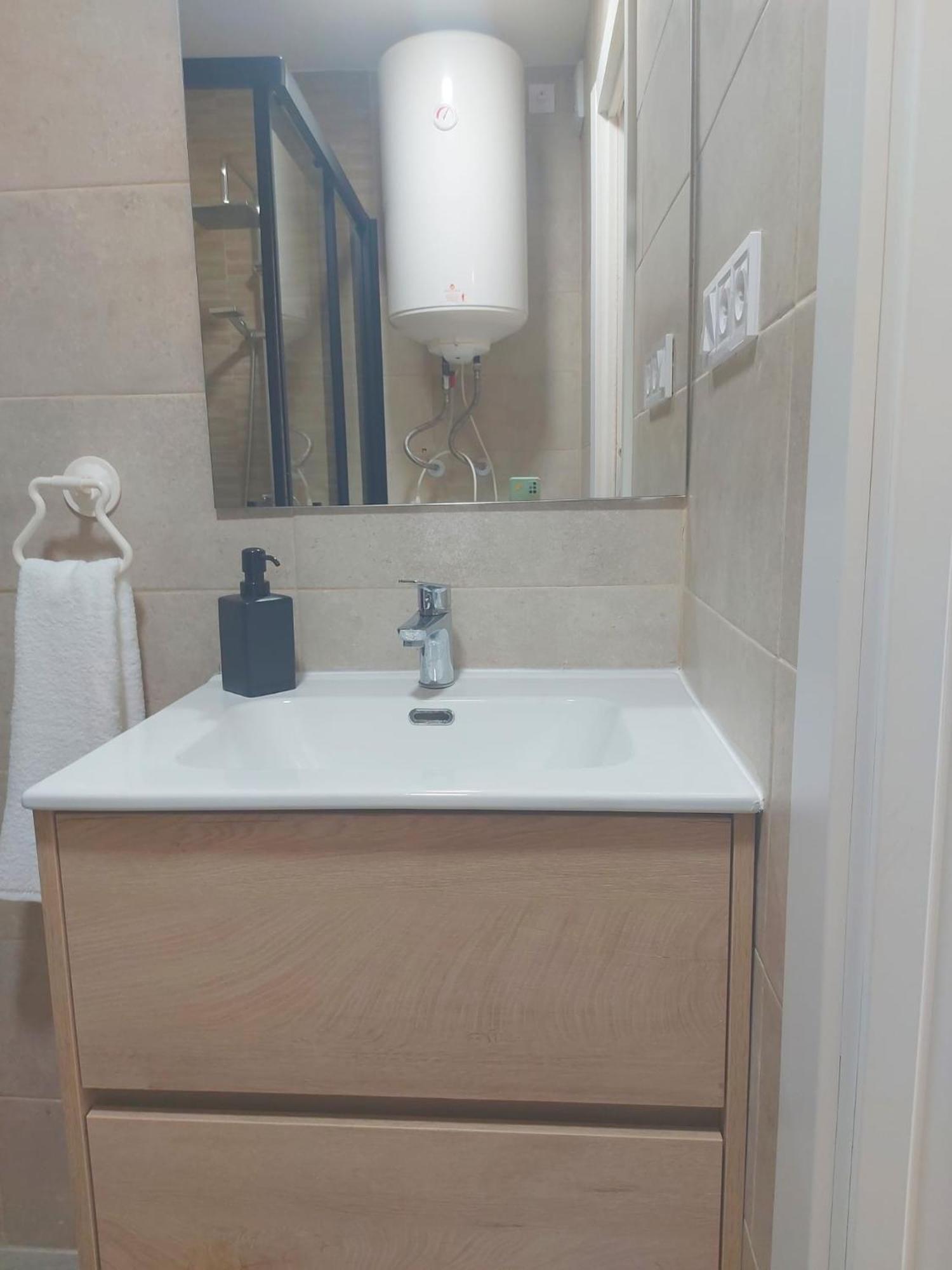 Estudio Luminoso En Puerto Marina Benalmádena Exteriér fotografie